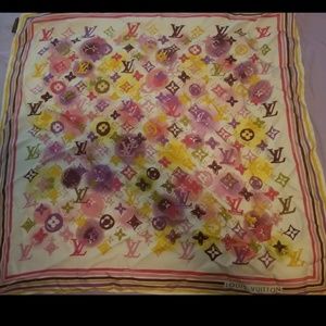 Louis Vuitton Accessories - Louis Vuitton scarf Louis Vuitton Accessories - Louis Vuitton scarf